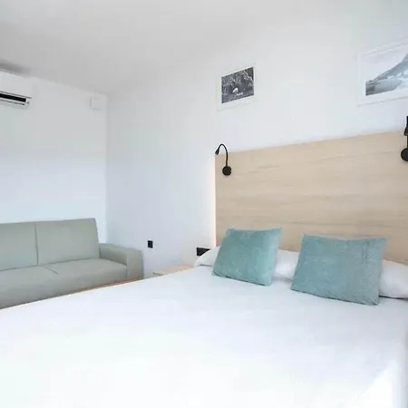 Coral Hotel 2*